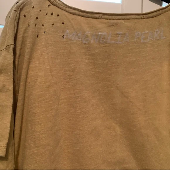 Magnolia Pearl Short Sleeve Gold T with Star Imprint - Picture 6 of 6